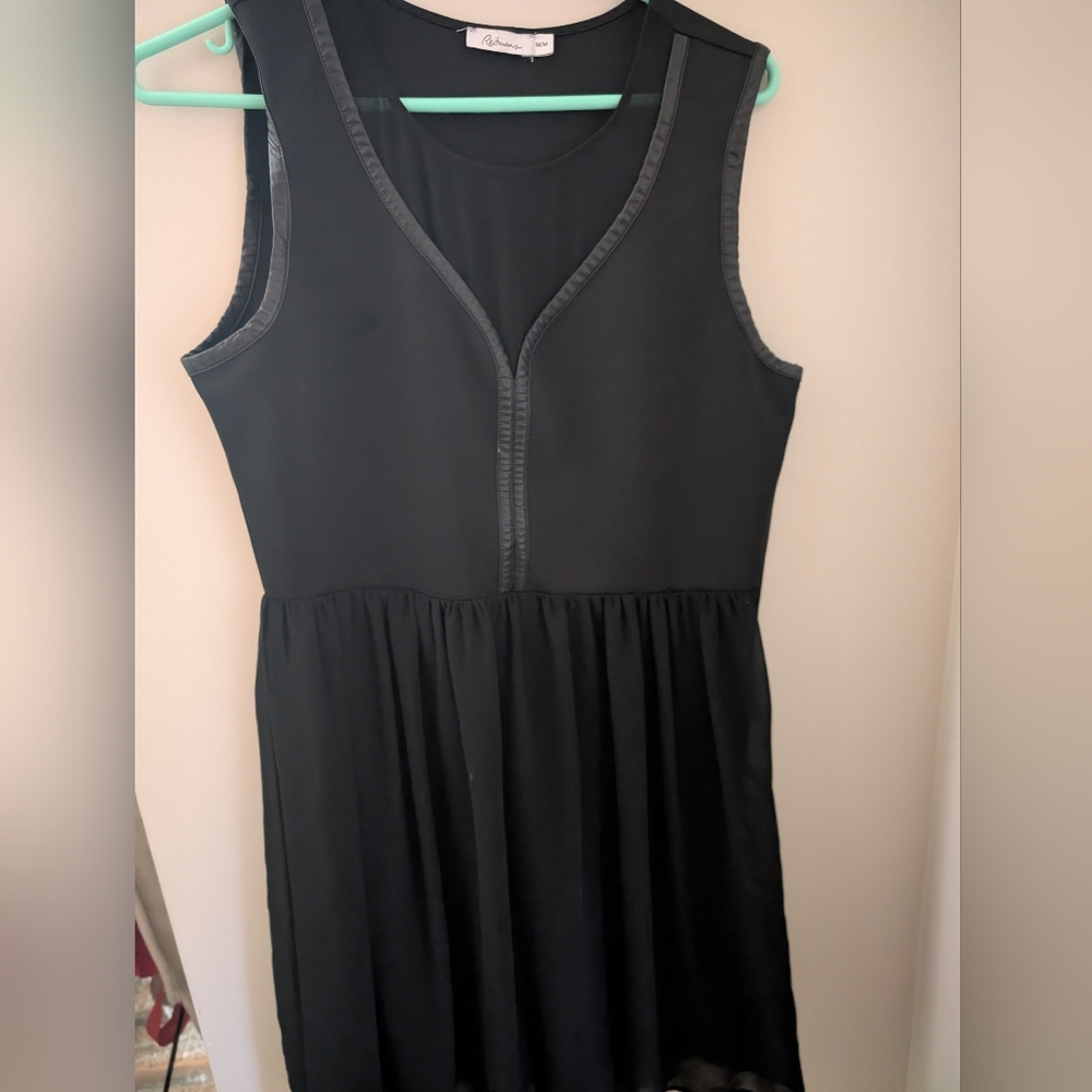 Elegant Black Sleeveless Dress